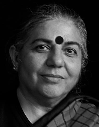 VANDANA SHIVA HA PARLATO DI GUERRE, DI ARMI, DI UOMINI E DI PACE