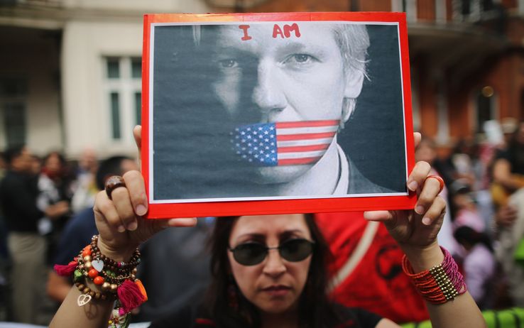SOLIDARIETA' PER JULIAN ASSANGE ?