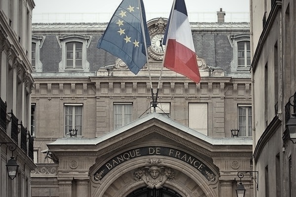 LA FRANCIA STAMPA EURO, PER GLI ALTRI L’AUSTERITY