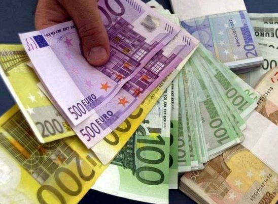 WAR OF CASH - GUERRA AL CONTANTE
