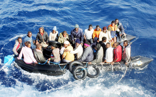 MIGRAZIONI: CHI LE INNESCA SE LE TIENE