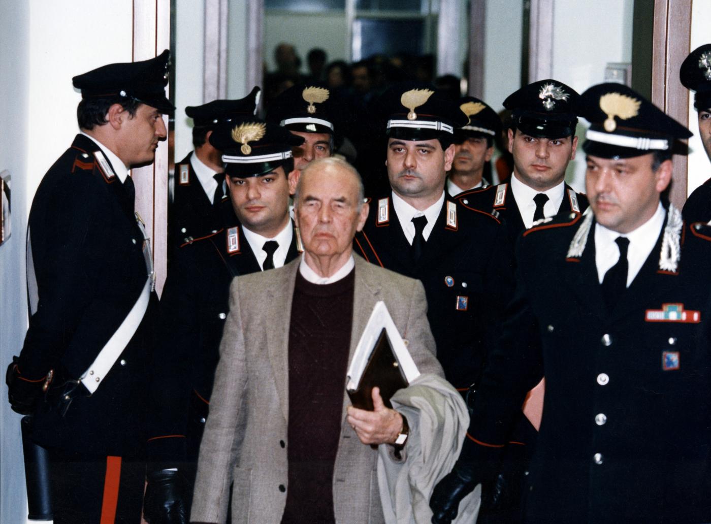 LA NUOVA MATEMATICA: IPOCRISIA FARISAICA+IGNORANZA CAPRINA = LEGGE ANTI-“NEGAZIONISTA”