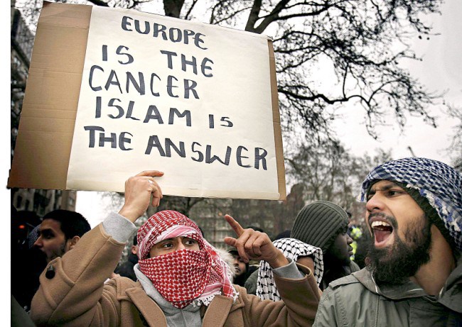 ATTESO UN ATTACCO A SCIAME: PARIGI E’ STATA LA PROVA GENERALE. L’ESPERTO ISIS: “4000 COMBATTENTI GIA’ IN EUROPA”?