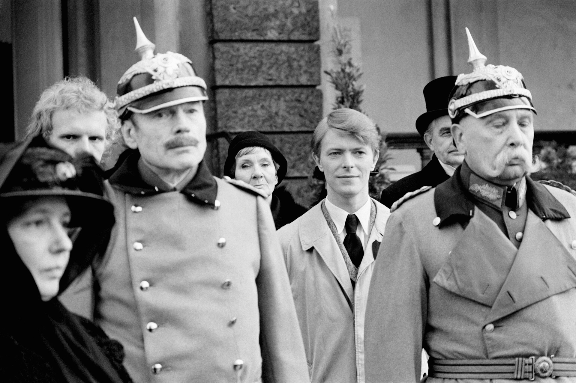 BOWIE A BERLINO: “…GUIDANDO IN UN PARCHEGGIO A 70 MIGLIA ALL’ORA, URLANDO DI VOLER FARLA FINITA”