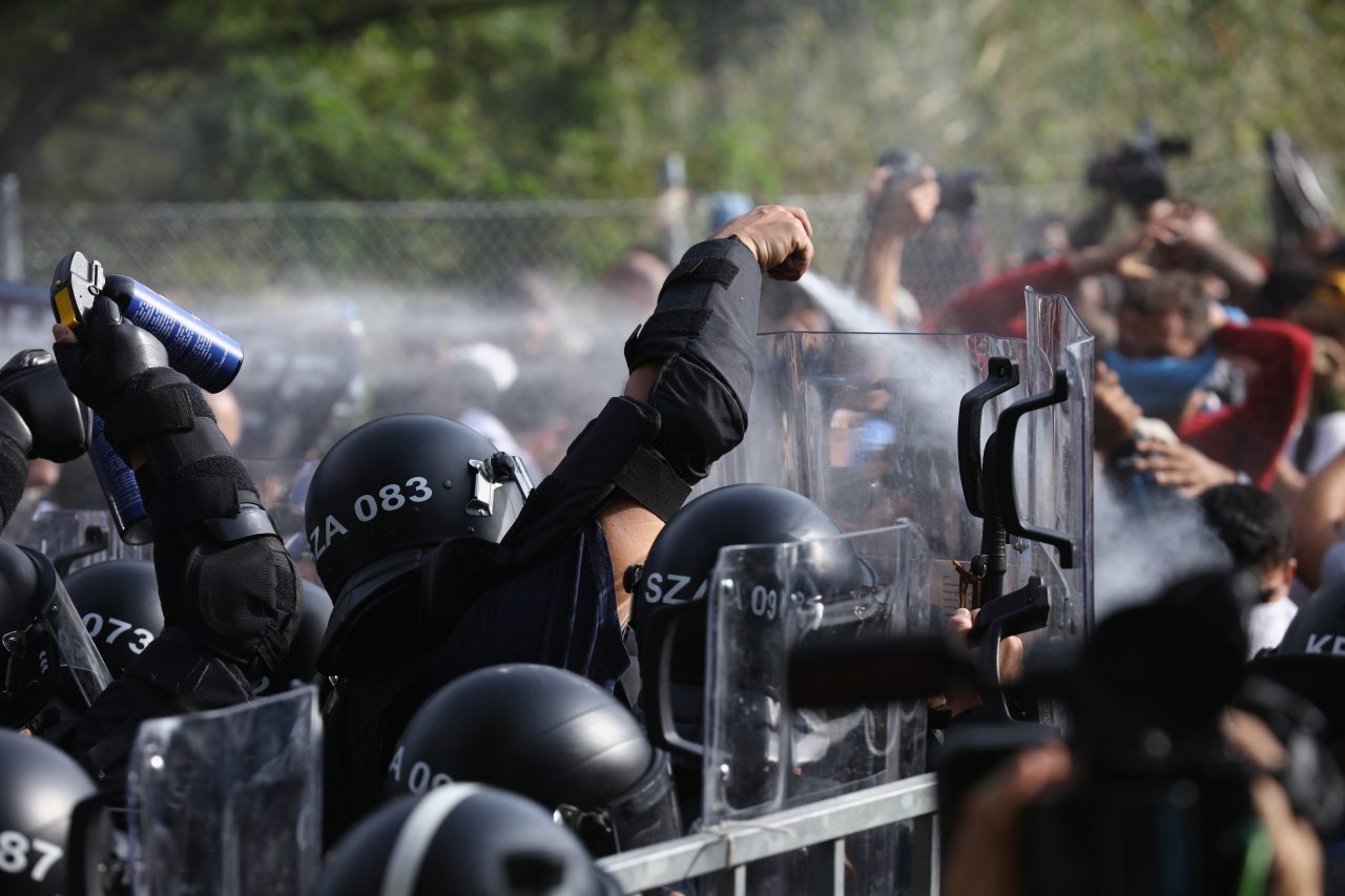 STIAMO ASPETTANDO LA GUERRA CIVILE ?
