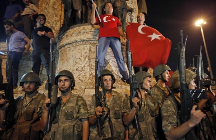 DIETRO IL DISPERATO TENTATIVO DI COLPO DI STATO IN TURCHIA ‘FIRMATO’ C.I.A.