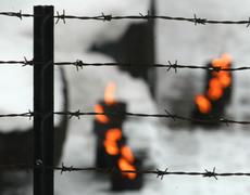 CONTRO HITLER STAVOLTA SIAMO PRONTI
