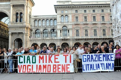 MIKE BONGIORNO FA SPOT ANCHE DA MORTO