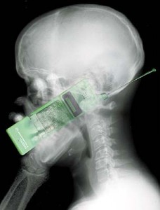 TELEFONI CELLULARI E SALUTE. COSA NE SAPPIAMO ?