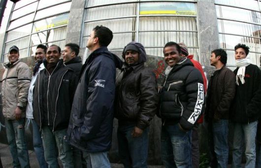 AGLI STRANIERI I NUOVI POSTI DI LAVORO