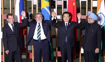 I PAESI BRICS POSSONO MITIGARE LA CRISI DEL DOLLARO?