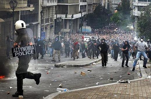 LA CRISI DEBITORIA DELLA GRECIA SI AGGRAVA