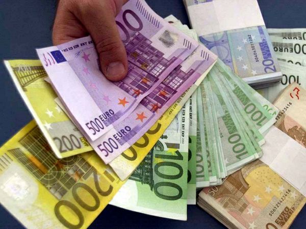 NELL'ITALIA DELLA CRISI PANE E CIRCENSI