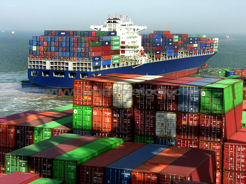 NEL FRATTEMPO L’ECONOMIA GLOBALE...