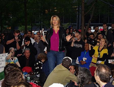 OCCUPY WALL STREET: AL MOMENTO LA COSA PI IMPORTANTE AL MONDO