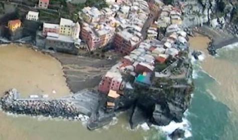 IO CI METTO LA MANO SUL FUOCO: IN UNA GENERAZIONE LE CINQUE TERRE SPROFONDANO