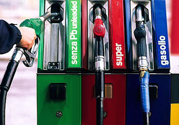 ITALIA, IMMINENTE IL RAZIONAMENTO CARBURANTI ?