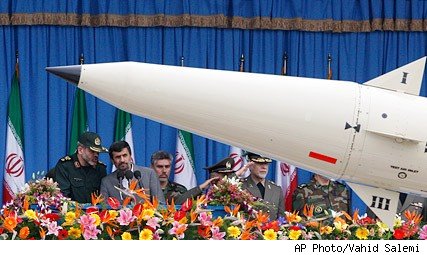 L’OCCIDENTE IN DECLINO: LA FUGA IN AVANTI DI UNA TERZA GUERRA MONDIALE