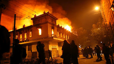 I GRECI, LE BANCHE E LO SPIRITO ANIMALE