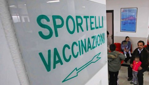 Vaccinarsi è bene, ma senza isterismi
