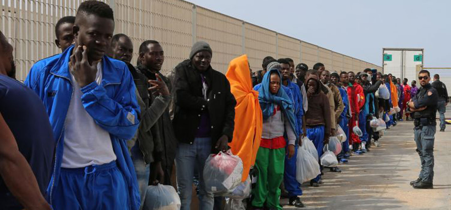 Le ONG stanno contrabbandando migranti in Europa su scala industriale