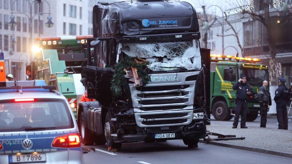 Perché l’Occidente sta aiutando l’ISIS a diffondere l’isterismo post-attentato di Berlino