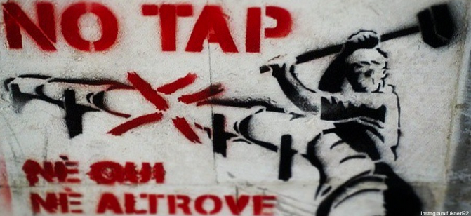 FOSSILI CONTRO VIVI - Tap, bomba e Nato, una faccia una razza