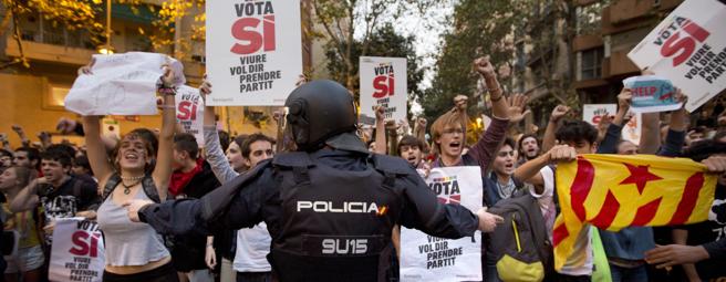 Il pentolone catalano sta esplodendo: capito ora a cosa servivano “terrorismo” e paura permanente?