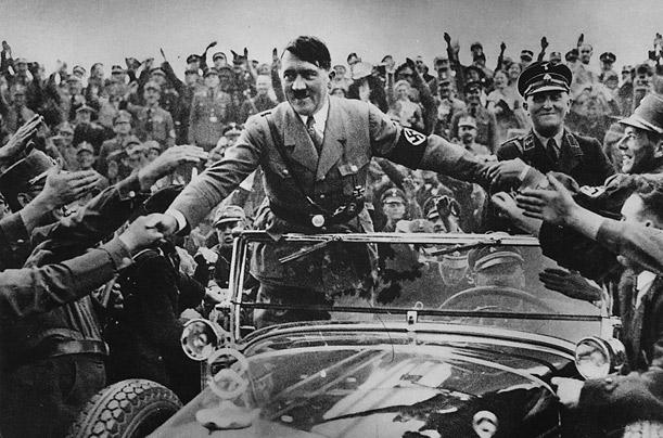UN’ALTRA NOTTE CON CHOMSKY, E QUANDO SCRISSI CHE CI RIDARANNO HITLER