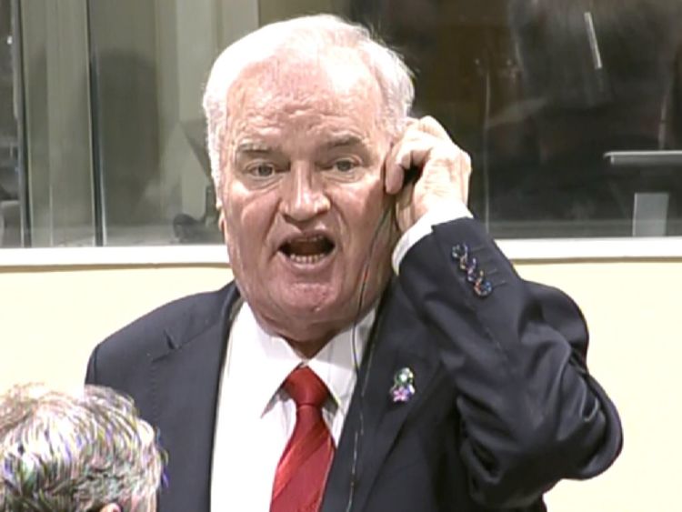 La storia la scrivono i vincitori ma state tranquilli: posto libero accanto a Mladic ne resta parecchio
