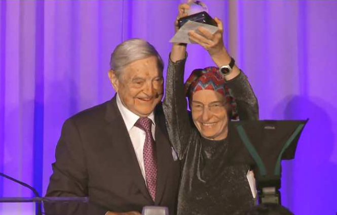 Odio-paura-razzisti-fascisti ARMI DI DISTRAZIONE DI MASSA USA: il Watergate dei democratici. Italia: strategia della tensione 2.0