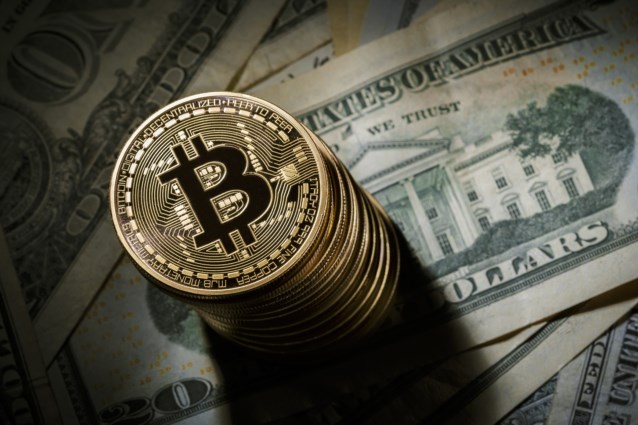 Il Bitcoin è il Dollaro USA 2.0 - Creato dalla CIA .....