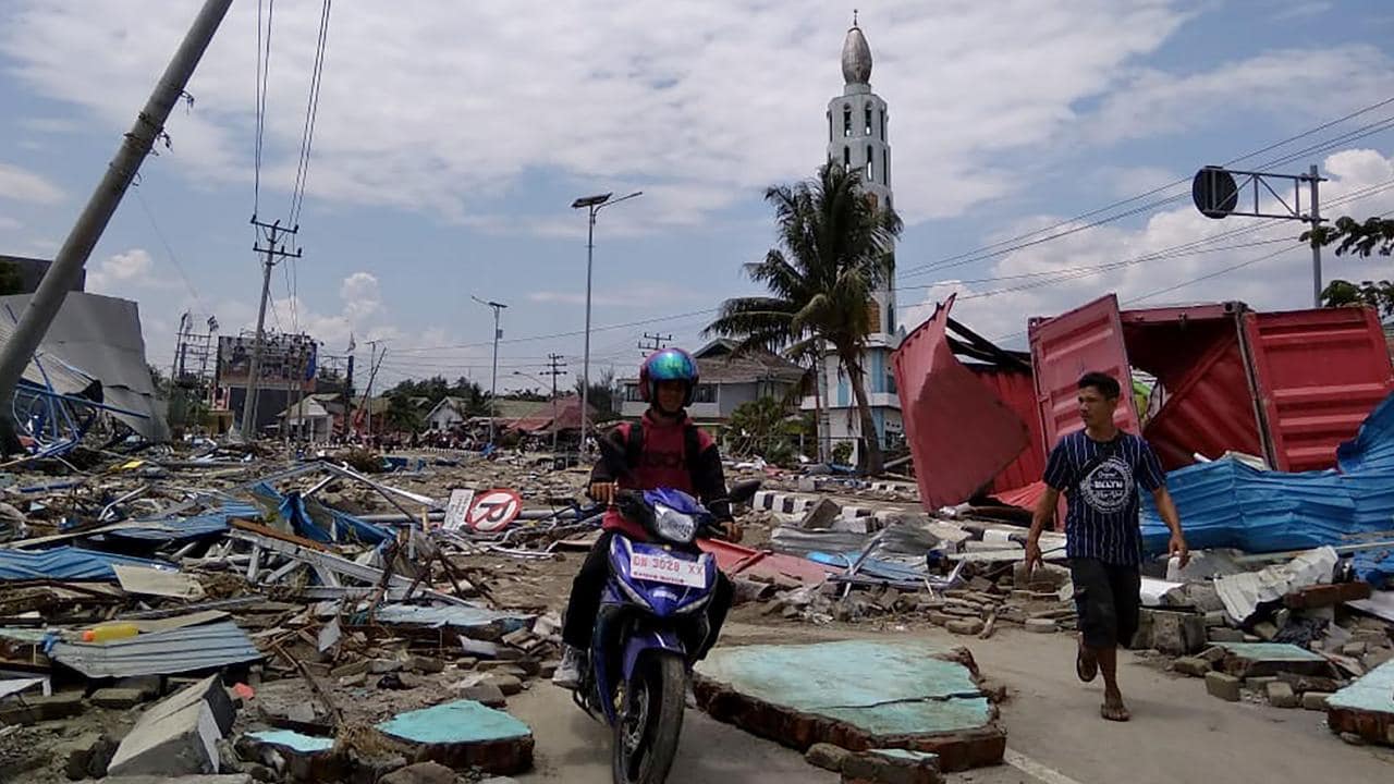 Che cosa ha ucciso migliaia di Indonesiani, il terremoto o la miseria?