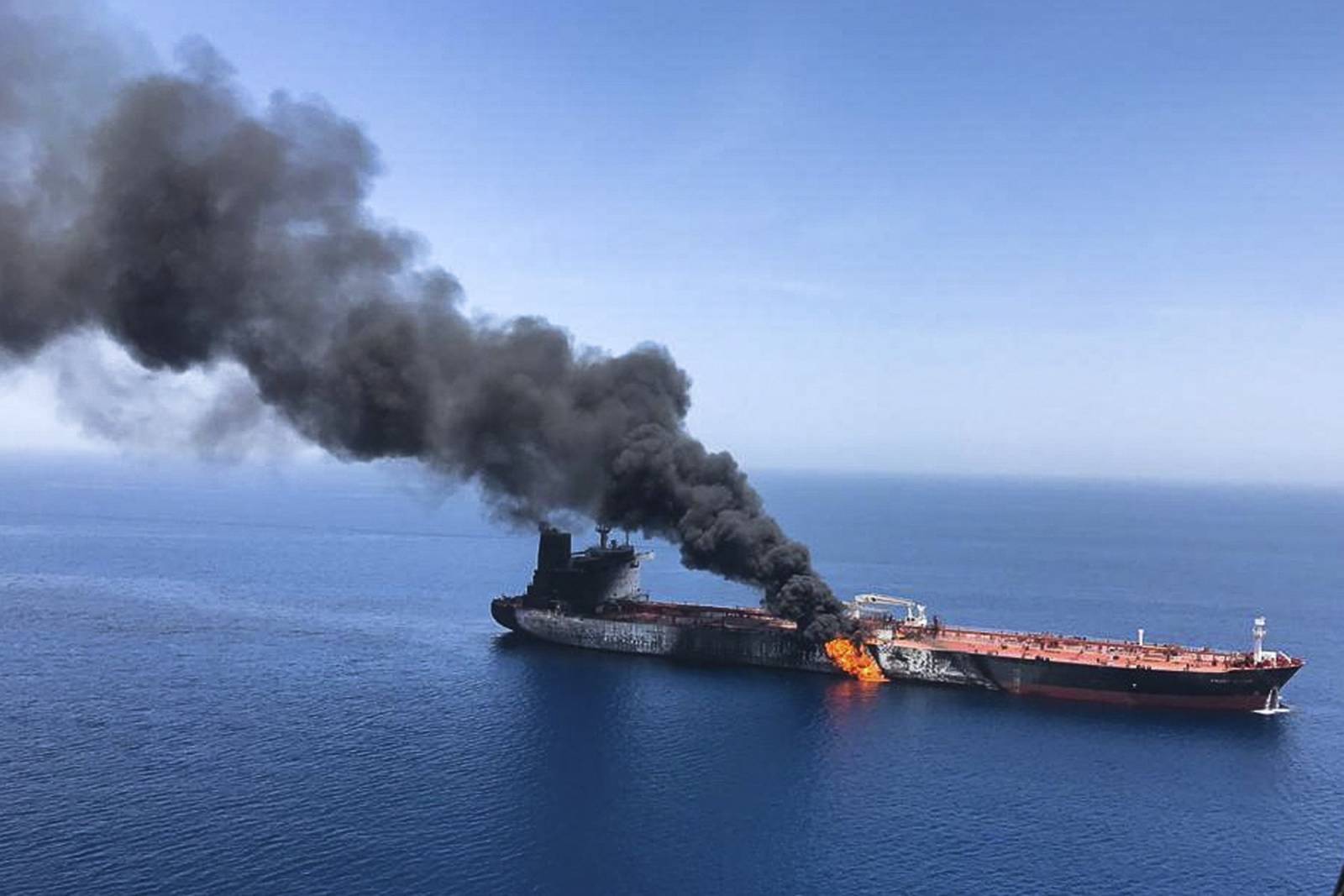 Gli attacchi odierni alle petroliere nel Golfo di Oman sono contro gli interessi dell’Iran – O no? (Aggiornato)