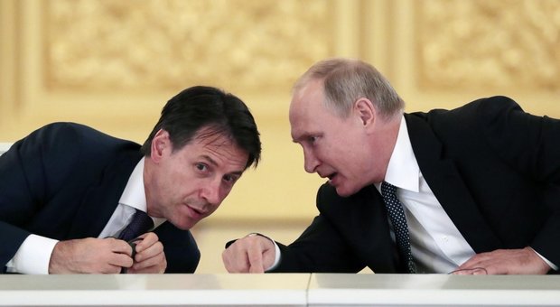 La sceneggiata delle relazioni con la Russia