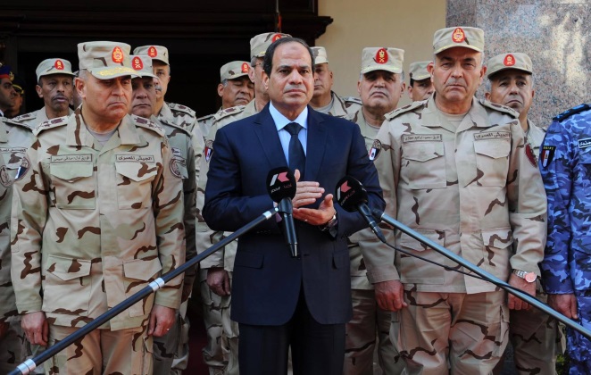 Al Sisi con generali esercito - conferenza stampa
