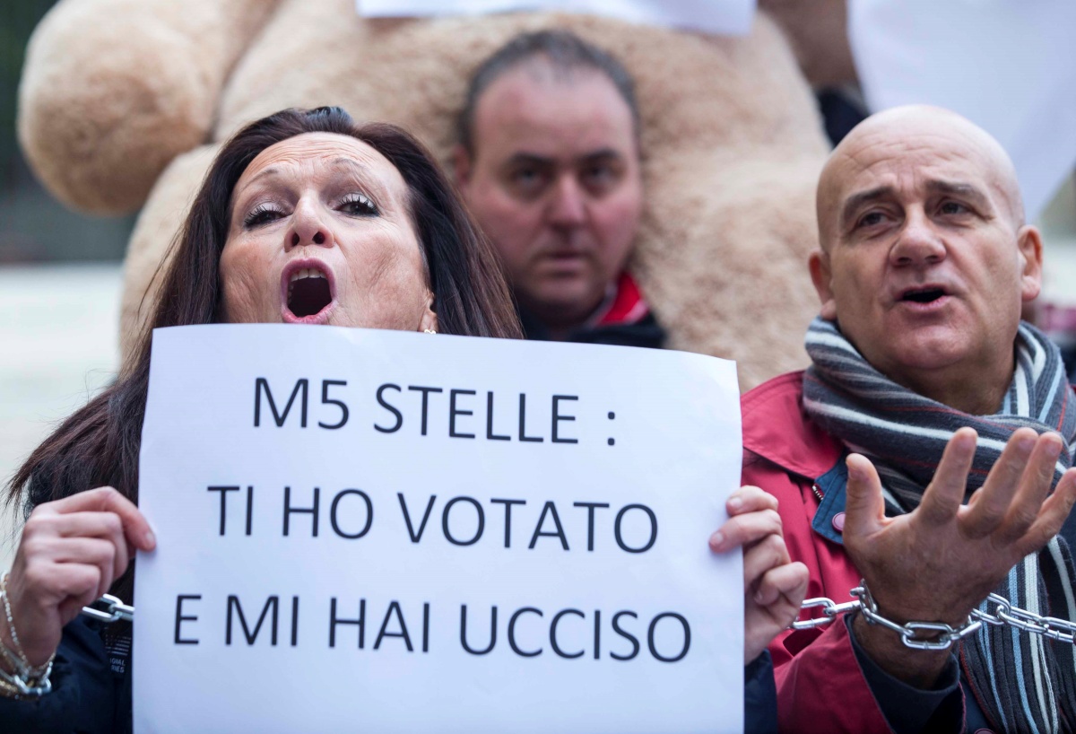 M5S nemico pubblico come Bossi 30 anni fa