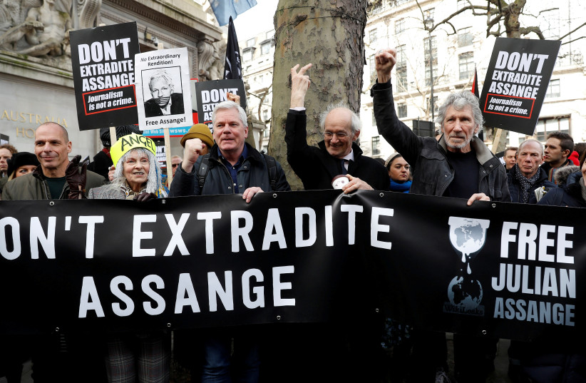 Sopra i nostri cadaveri - il discorso di Roger Waters alla marcia contro l'estradizione di Assange
