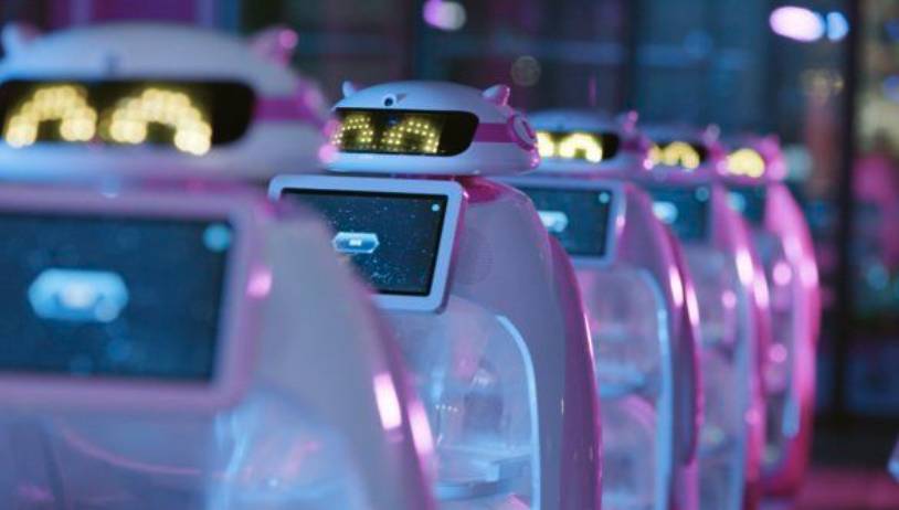 La Cina presenta il primo ristorante robotico e senza contatto al mondo