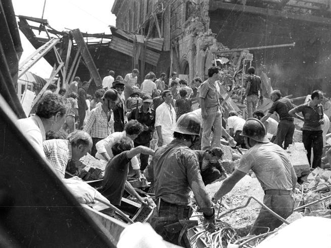 Stazione di Bologna: dai depistaggi all’invenzione della Storia