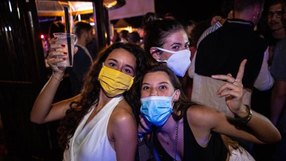 Seppelliti in casa - L'igenismo, il progressismo e la dittatura sanitaria
