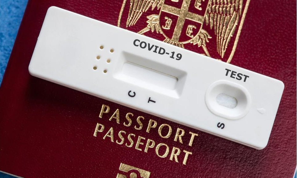 Operazione Moonshot: il Regno Unito afferma che test COVID settimanali potrebbero offrire un "passaporto per la libertà"
