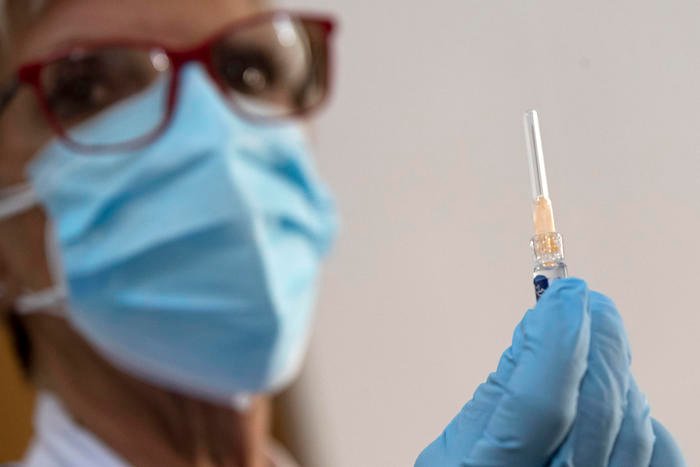 Morto un volontario del vaccino Astrazeneca in Brasile ma è giallo, non aveva ricevuto la dose