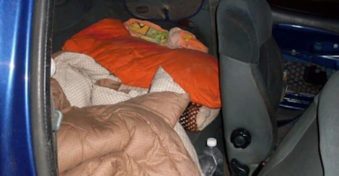 13enne positivo al coronavirus costretto a dormire in macchina: in casa non c'è spazio per l'isolamento