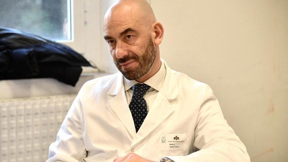 Bassetti: "Ospedali al collasso a causa del terrorismo di media e istituzioni"