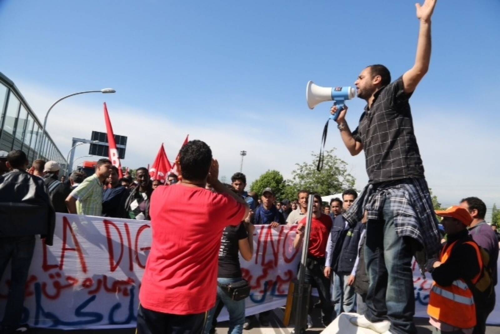 26 addetti alla logistica multati per violazione del coprifuoco