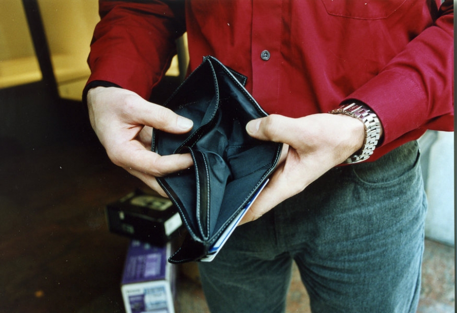Chi ci impoverisce?