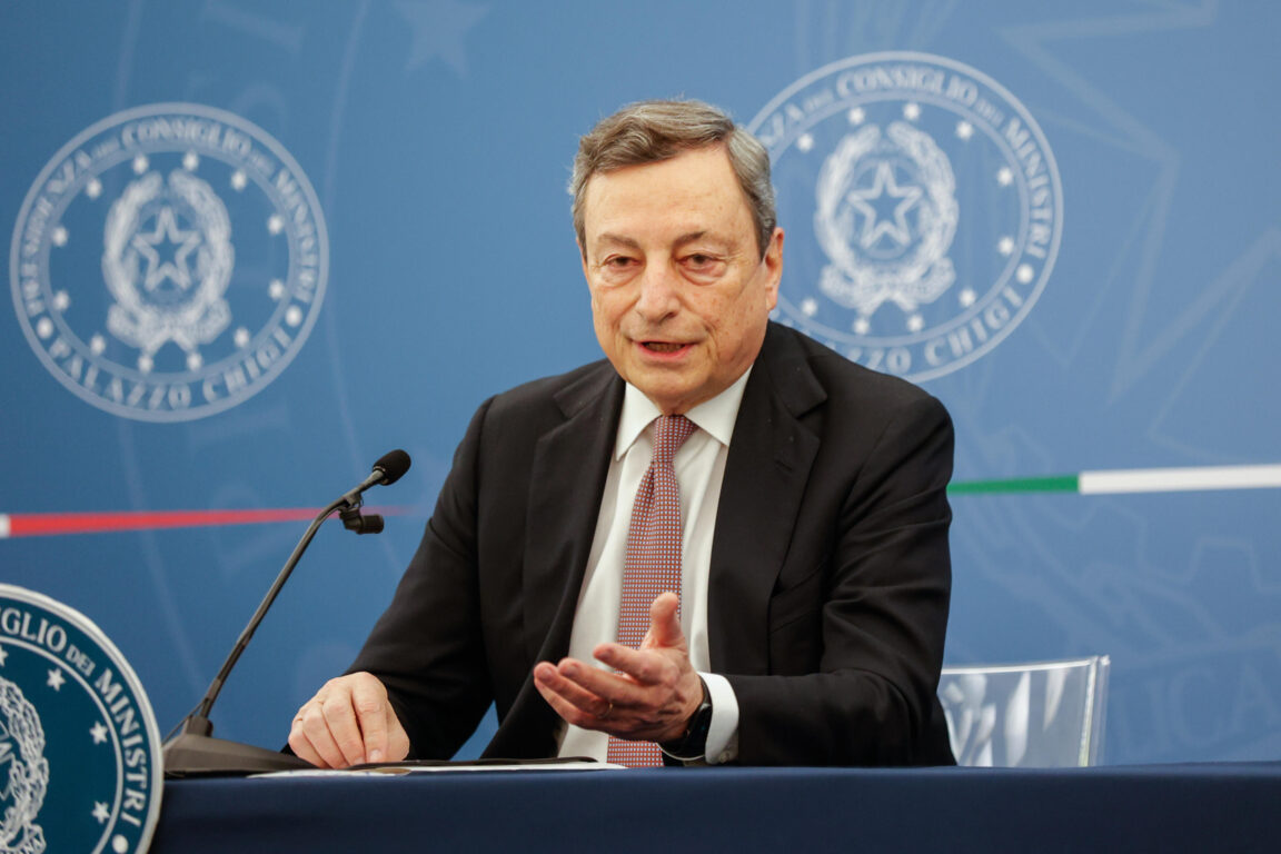 conferenza stampa Draghi green pass