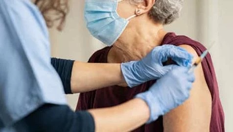 Gravi anziani vaccinati Modena