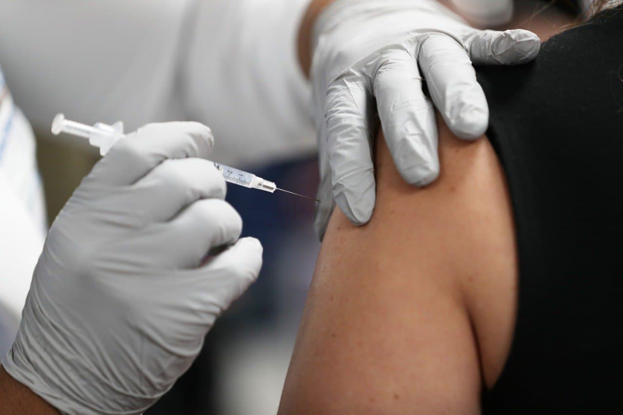Le consigliano ansiolitici dopo seconda dose Pfizer. Era pericardite acuta.